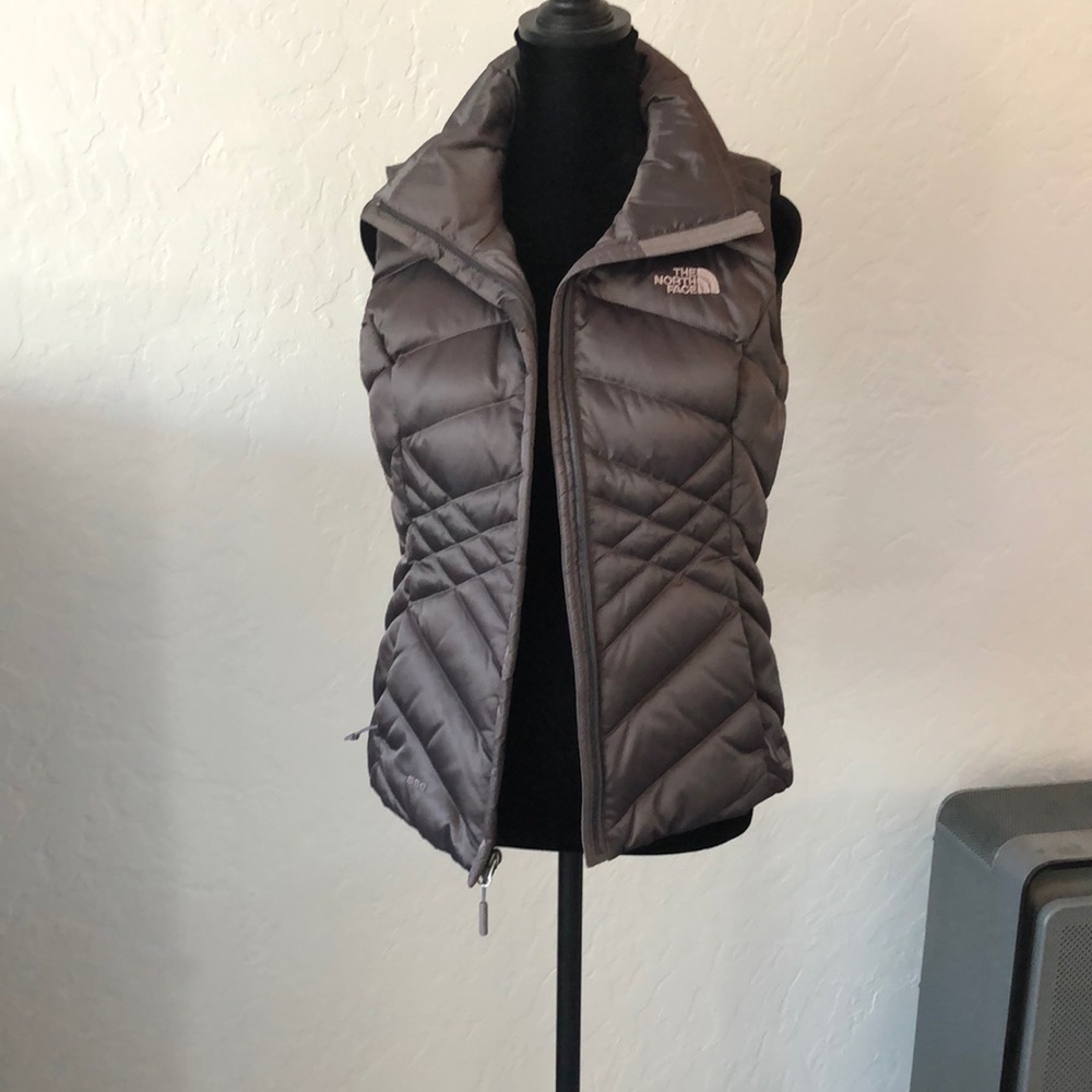 Women’s north face grey puffer vest XS